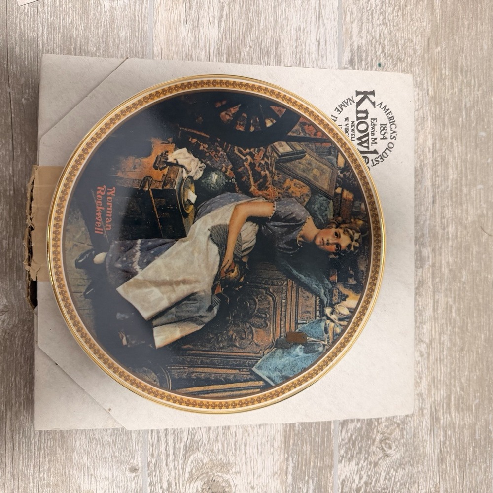 Norman Rockwell Limited Edition Collectors Plate DREAMING IN THE ATTIC COA + Box - Picture 3 of 4